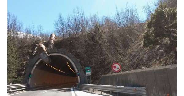                        A24, traforo, a 60 km/h su una corsia          